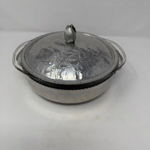Vintage Rodney Kent Hammered Aluminum Covered Dish‎ Tulip Design 8" Serving Dish